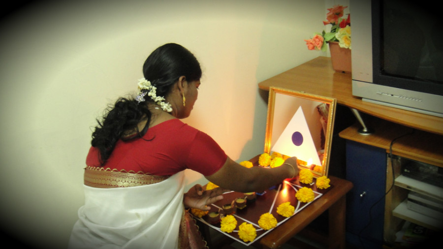 2 Light Up Astha Deepam by Mei Ganaselvi Nadiya Pandi